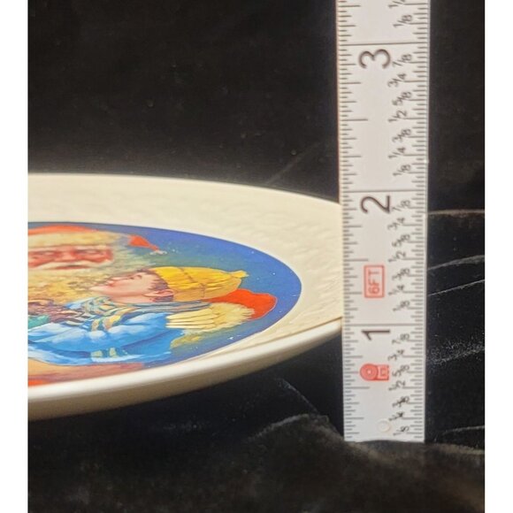 Antique Avon Porcelain Collector's Plate "Santa's Tender Moment" - Picture 9 of 12